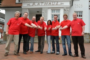 Von links nach rechts: Michael Schneiders, Heinrich Barlage, Luger Wiegmann, Detlef Kolde, Michelle Coort, Dominik Knuth, Oliver Winkler und Sebastian Hüstege.