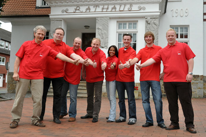 Von links nach rechts: Michael Schneiders, Heinrich Barlage, Luger Wiegmann, Detlef Kolde, Michelle Coort, Dominik Knuth, Oliver Winkler und Sebastian Hüstege.