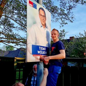 Aufhängen von Plakaten
