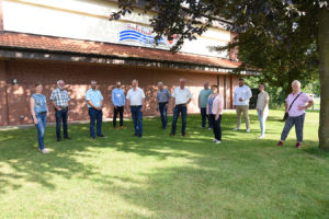 Gruppe vor dem Solebad