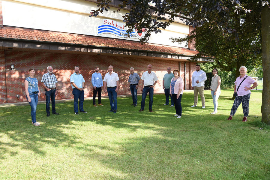 Gruppe vor dem Solebad